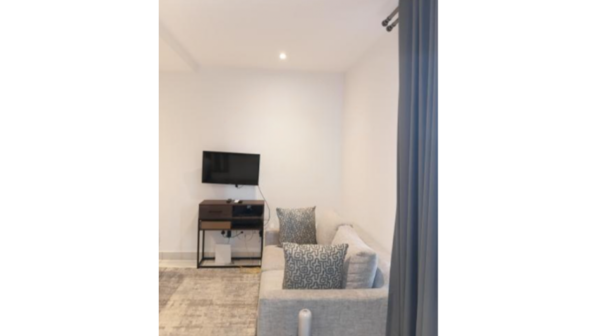 2 bed flat to let, Crown Lodge, Elystan Street - African Land