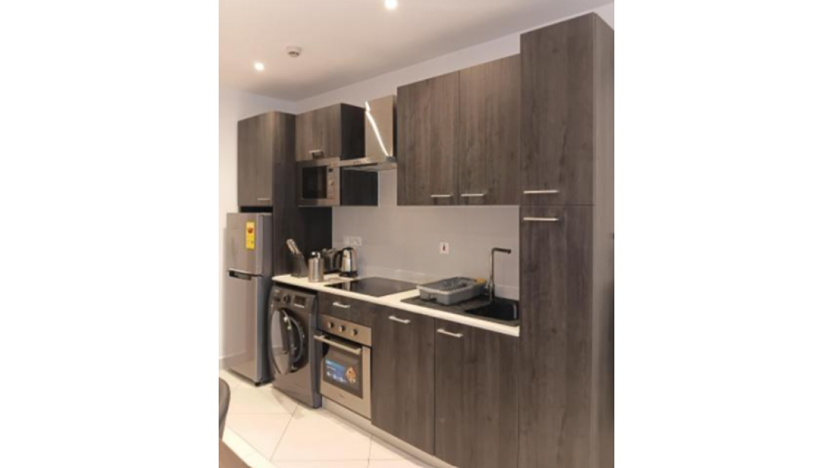 2 bed flat to let, Crown Lodge, Elystan Street - African Land