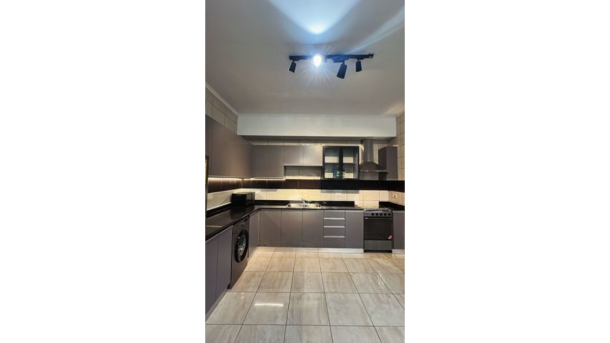 2 bed flat to let, Crown Lodge, Elystan Street - African Land