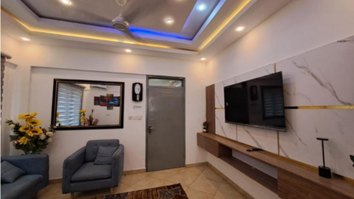 2 bed flat to let, Crown Lodge, Elystan Street - African Land