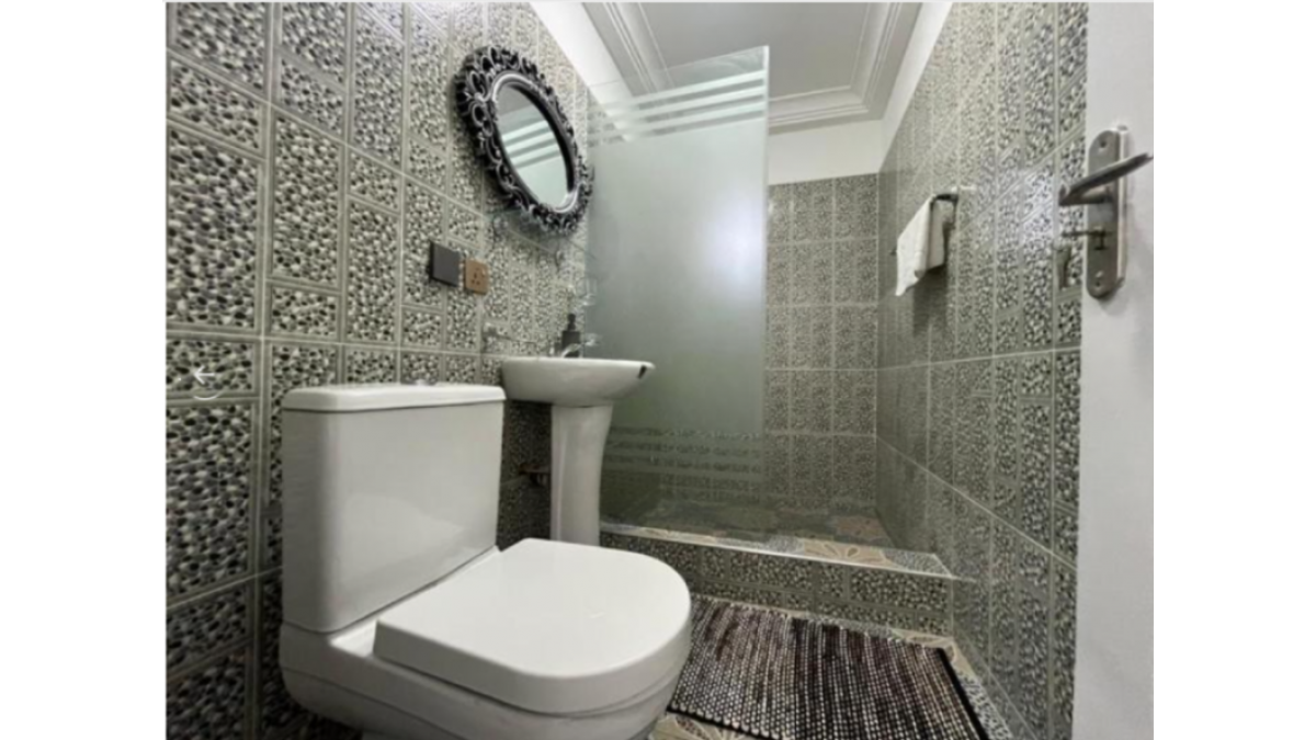2 bed flat to let, Crown Lodge, Elystan Street - African Land