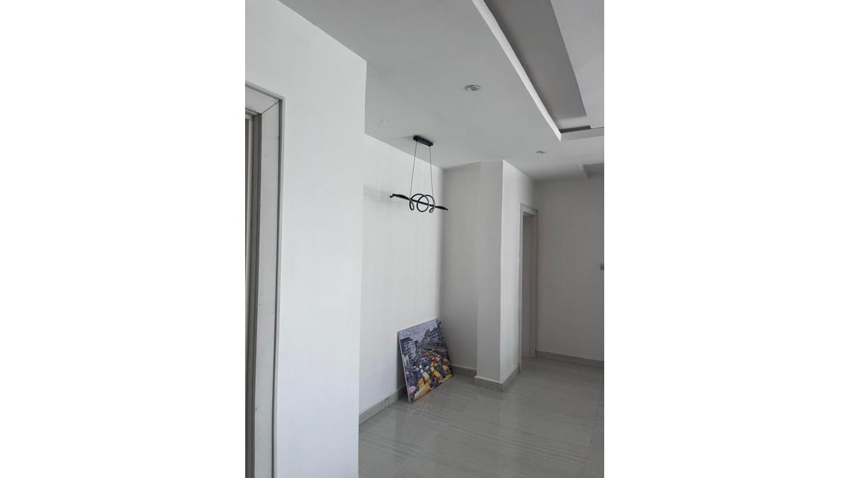 2 bed flat to let, Crown Lodge, Elystan Street - African Land