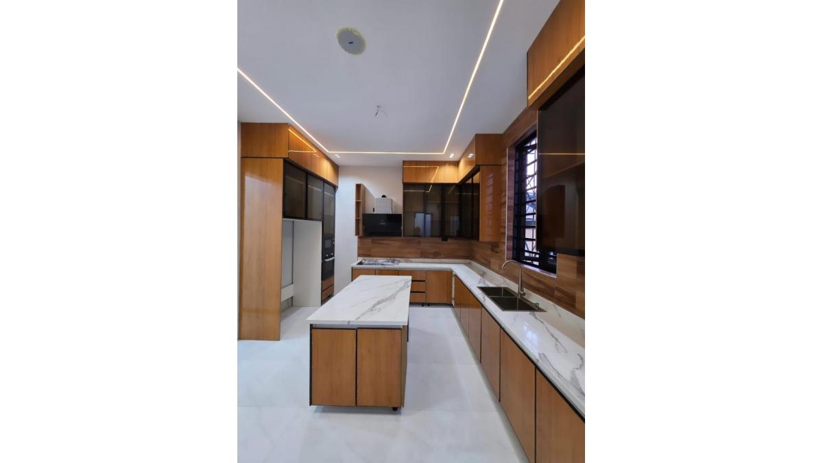 2 bed flat to let, Crown Lodge, Elystan Street - African Land