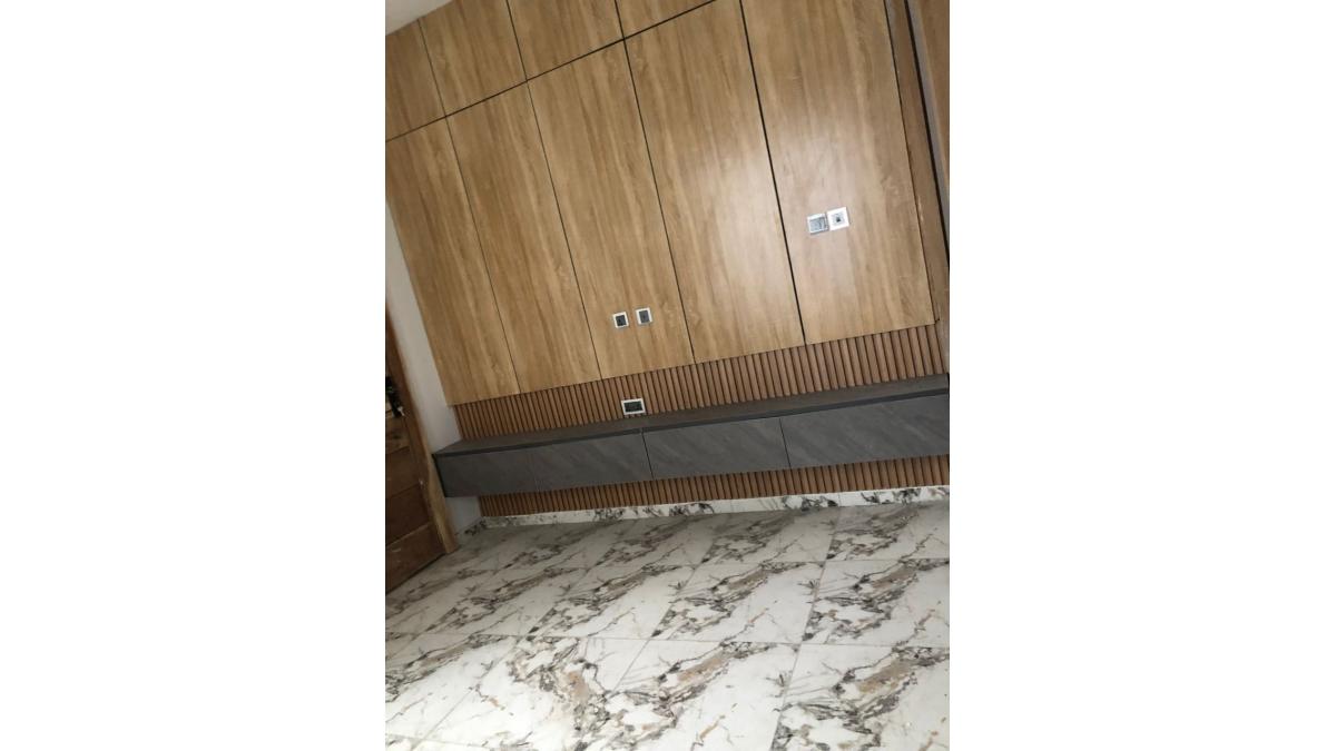 2 bed flat to let, Crown Lodge, Elystan Street - African Land