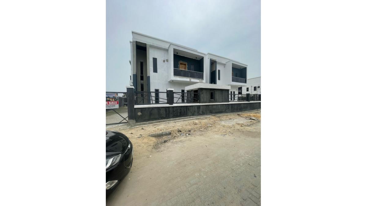 2 bed flat to let, Crown Lodge, Elystan Street - African Land