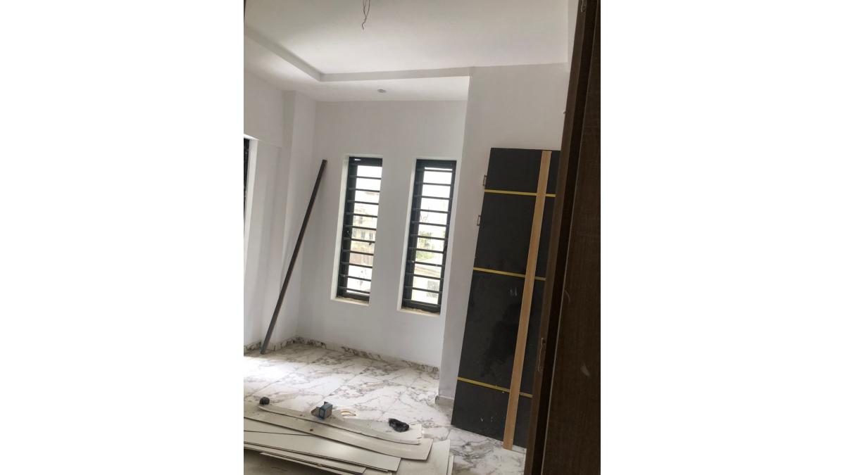2 bed flat to let, Crown Lodge, Elystan Street - African Land
