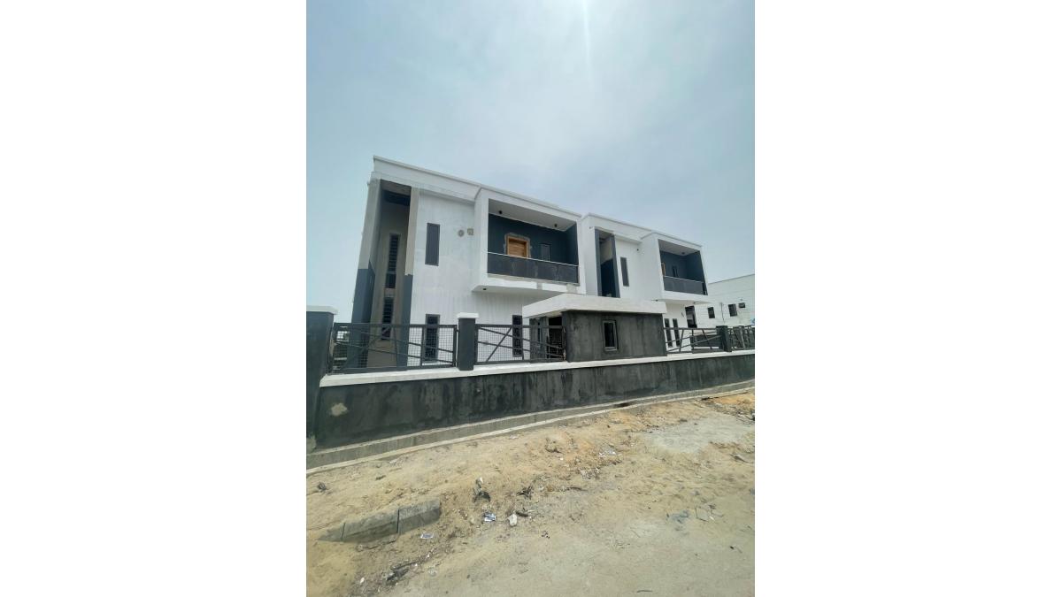 2 bed flat to let, Crown Lodge, Elystan Street - African Land