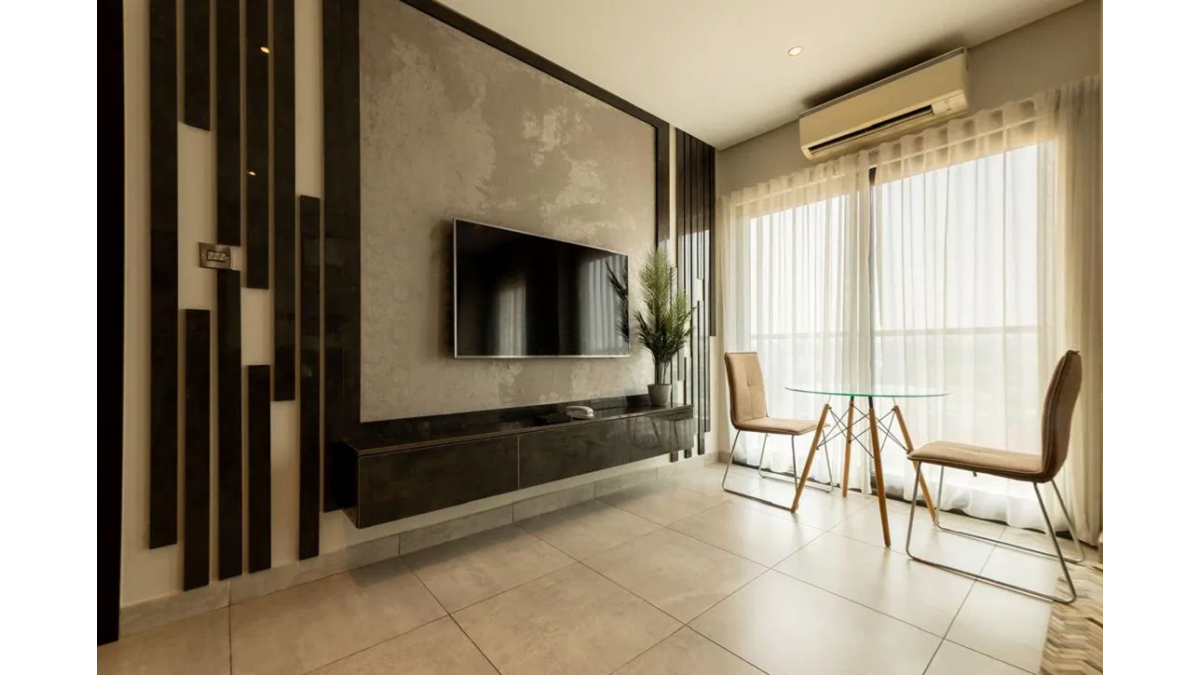 2 bed flat to let, Crown Lodge, Elystan Street - African Land