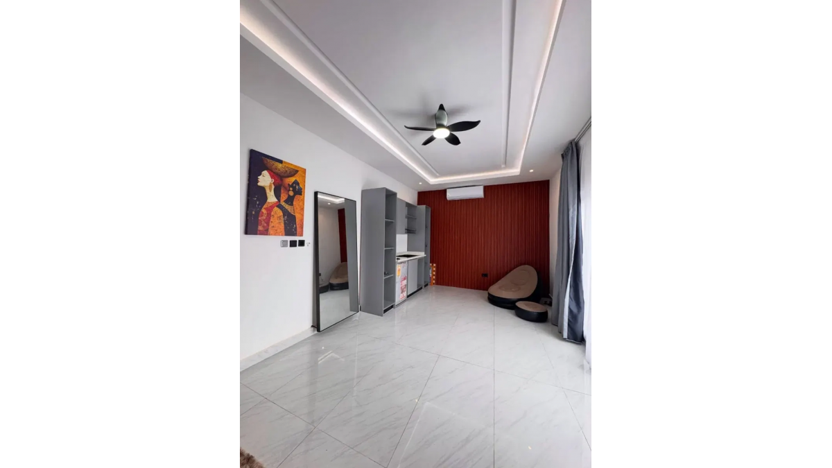 2 bed flat to let, Crown Lodge, Elystan Street - African Land