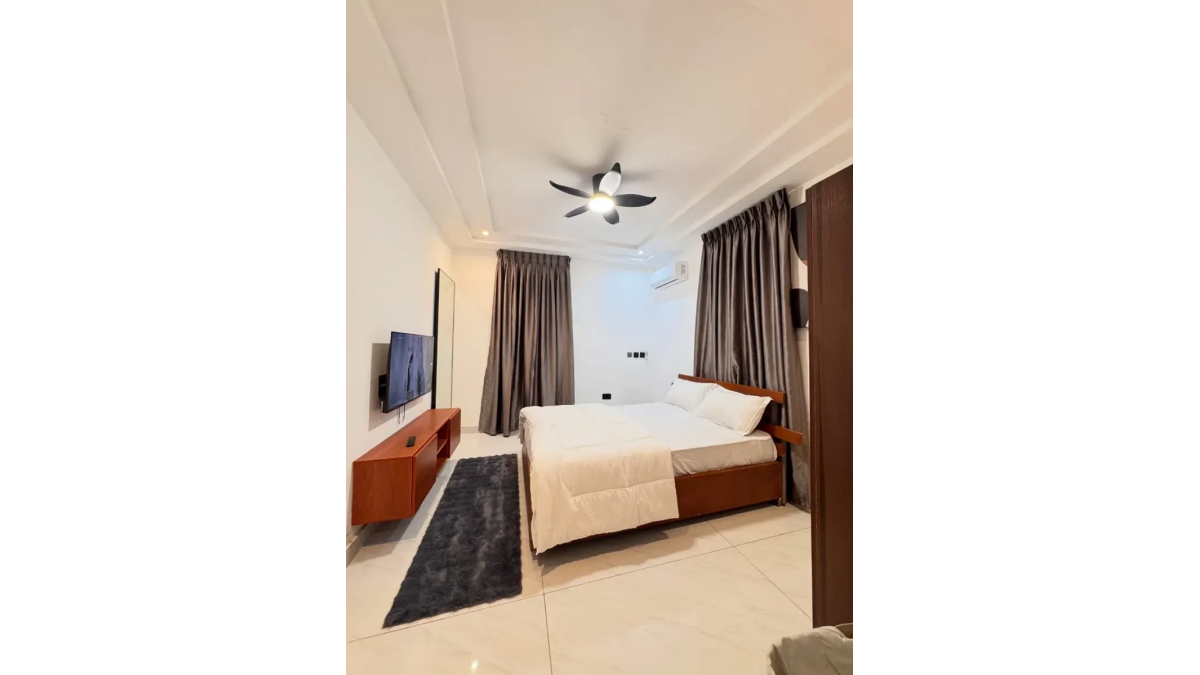 2 bed flat to let, Crown Lodge, Elystan Street - African Land