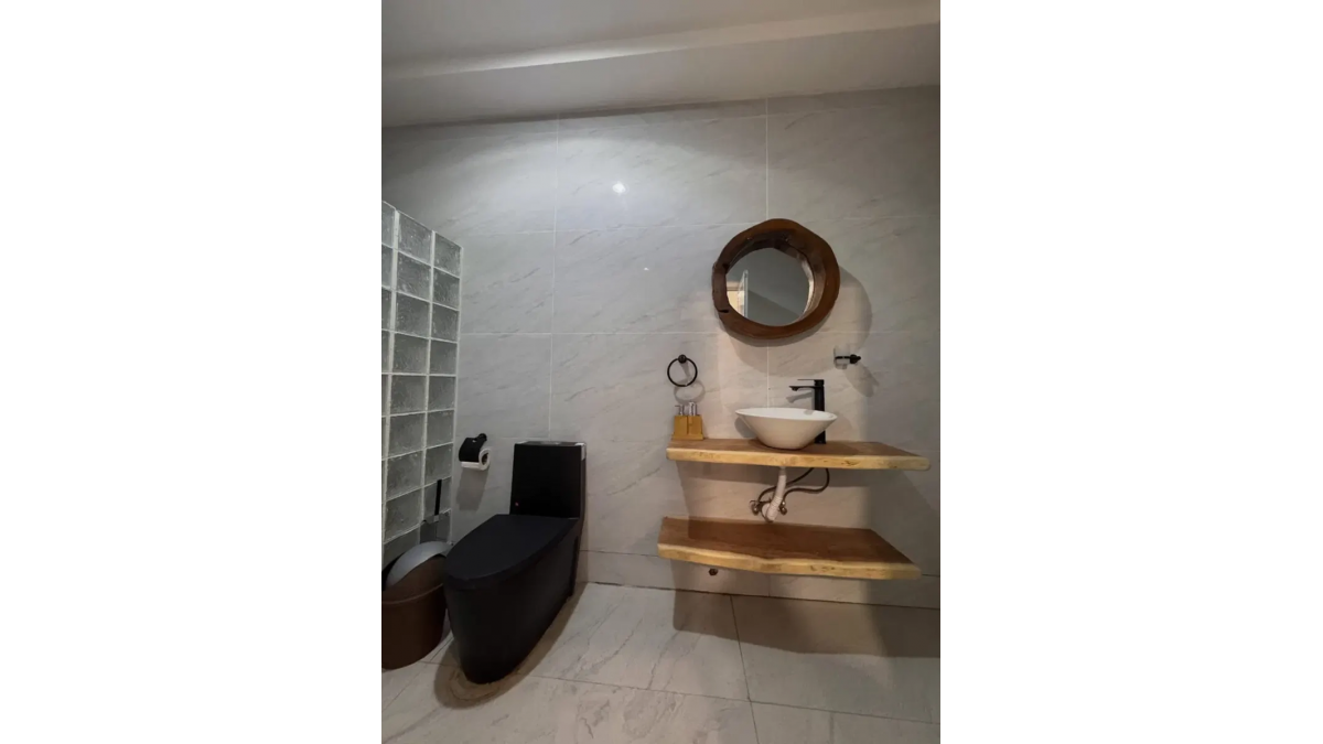 2 bed flat to let, Crown Lodge, Elystan Street - African Land