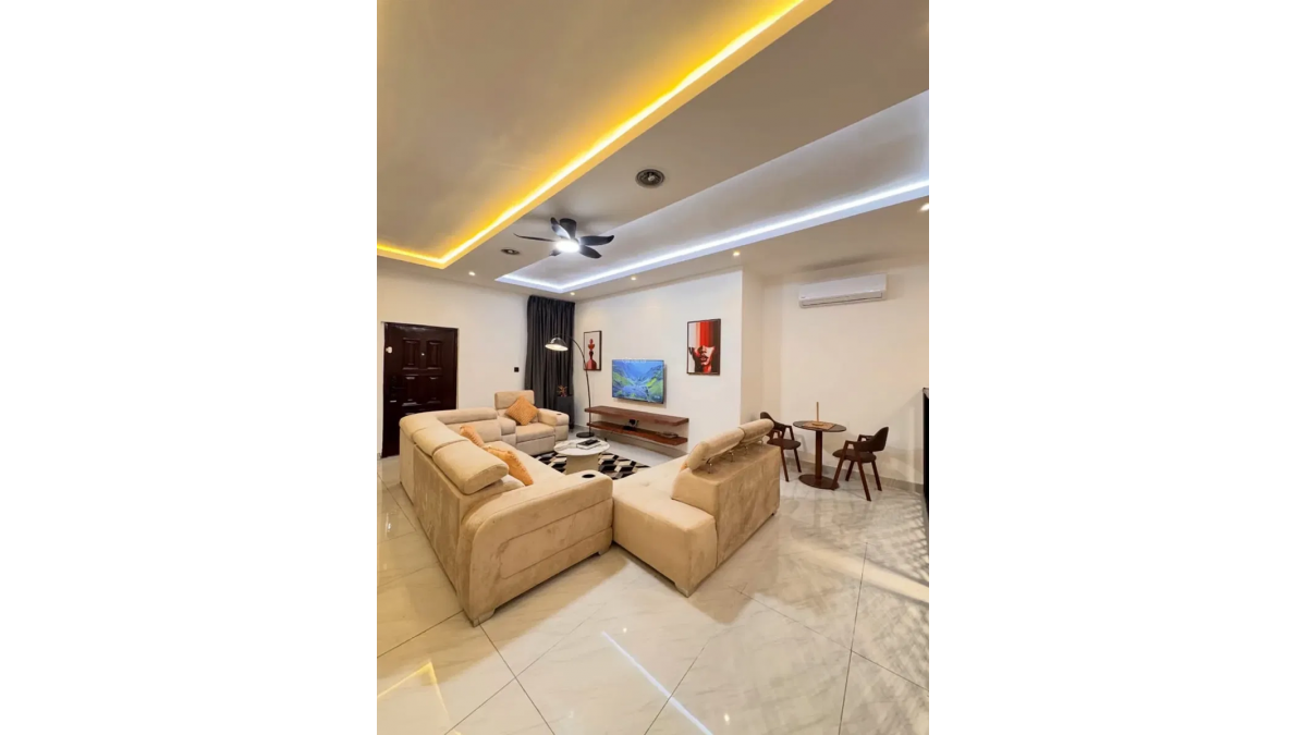 2 bed flat to let, Crown Lodge, Elystan Street - African Land