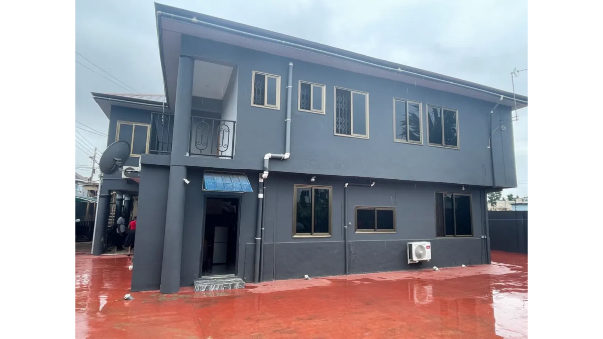2 bed flat to let, Crown Lodge, Elystan Street - African Land