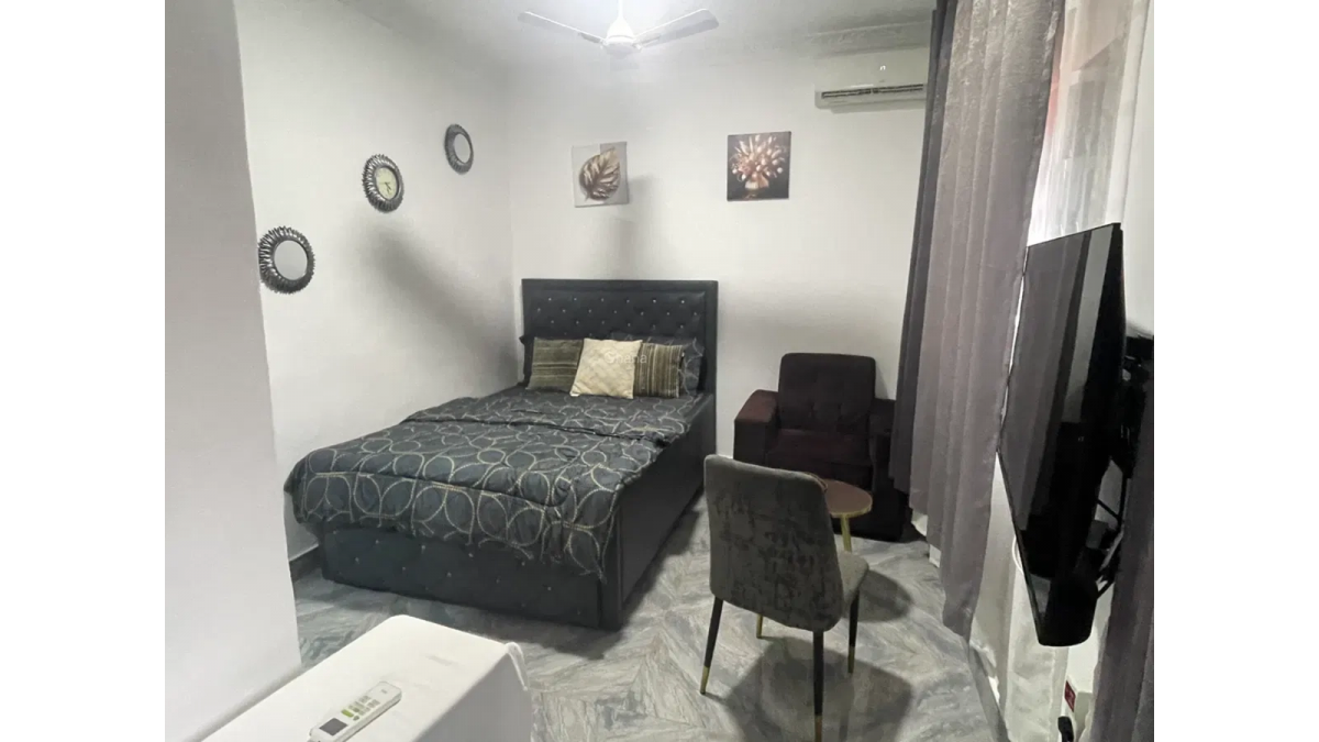 2 bed flat to let, Crown Lodge, Elystan Street - African Land