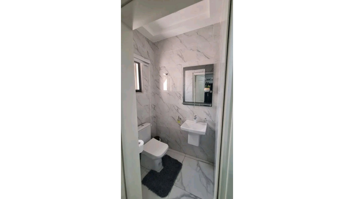 2 bed flat to let, Crown Lodge, Elystan Street - African Land