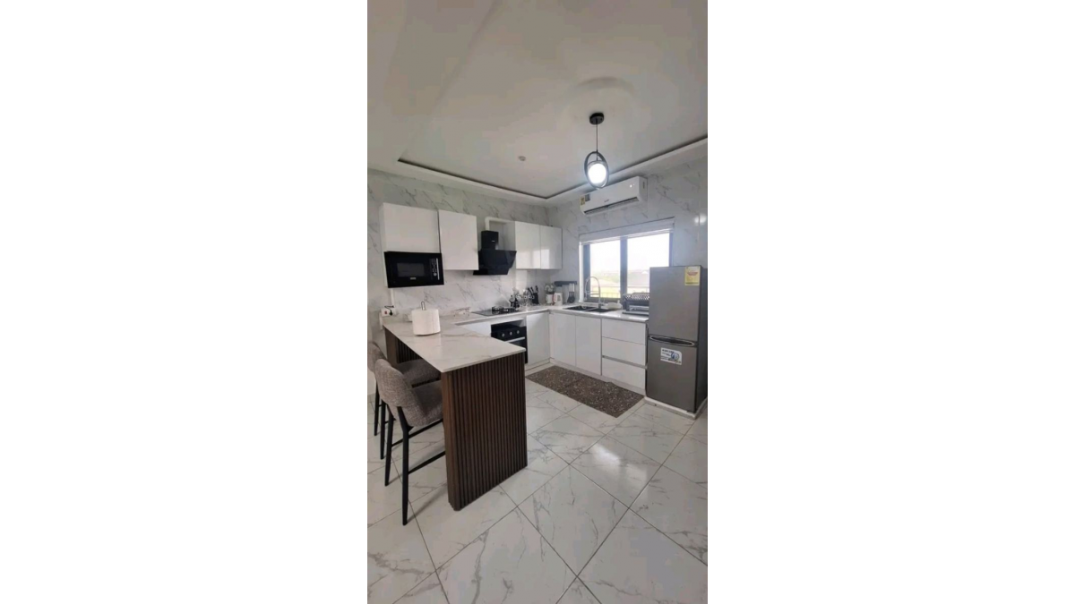 2 bed flat to let, Crown Lodge, Elystan Street - African Land