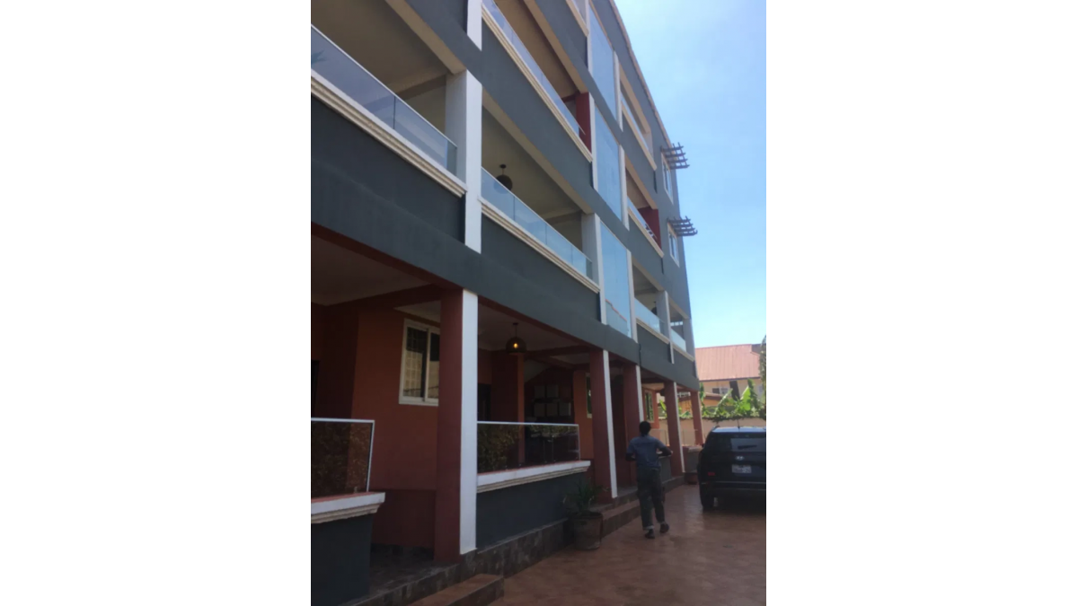 2 bed flat to let, Crown Lodge, Elystan Street - African Land