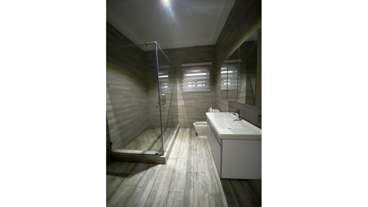 2 bed flat to let, Crown Lodge, Elystan Street - African Land