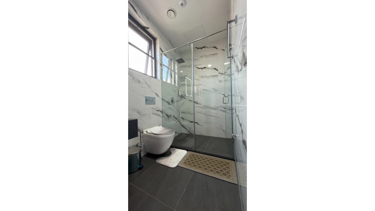 2 bed flat to let, Crown Lodge, Elystan Street - African Land
