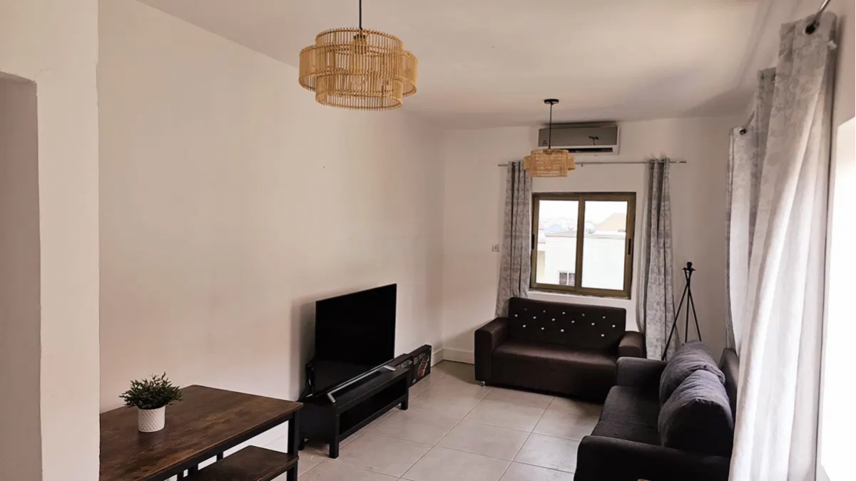 2 bed flat to let, Crown Lodge, Elystan Street - African Land