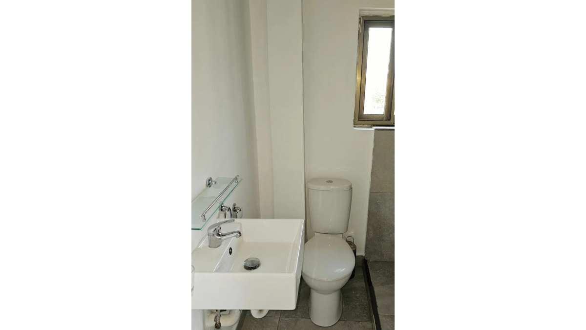 2 bed flat to let, Crown Lodge, Elystan Street - African Land