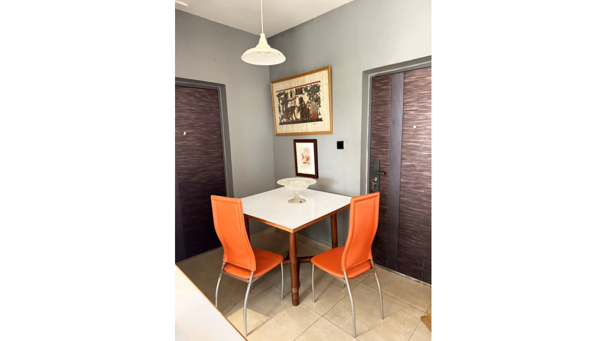 2 bed flat to let, Crown Lodge, Elystan Street - African Land