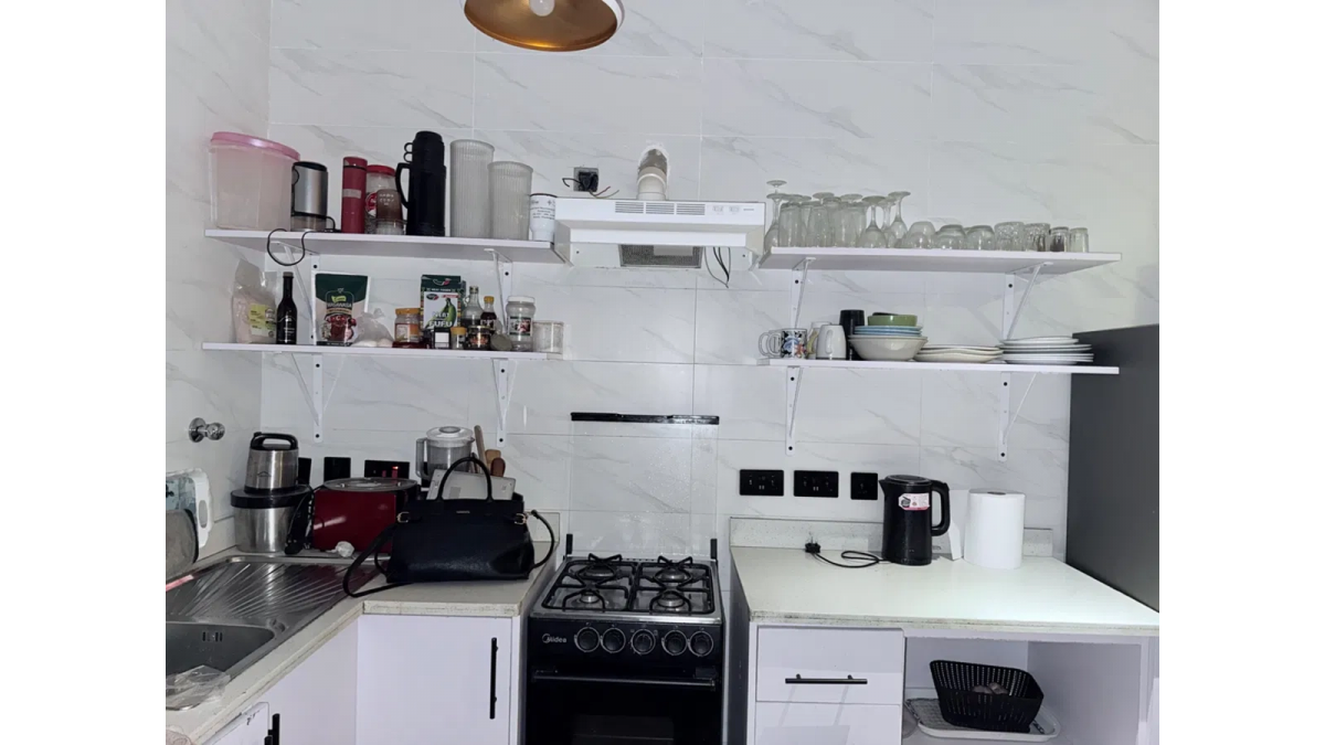 2 bed flat to let, Crown Lodge, Elystan Street - African Land