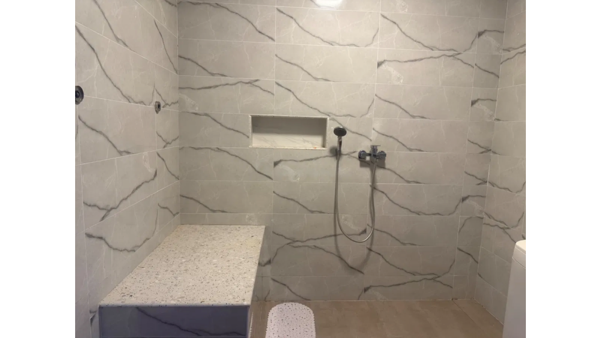 2 bed flat to let, Crown Lodge, Elystan Street - African Land