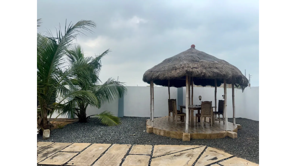 2 bed flat to let, Crown Lodge, Elystan Street - African Land