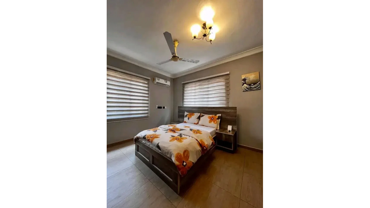 2 bed flat to let, Crown Lodge, Elystan Street - African Land