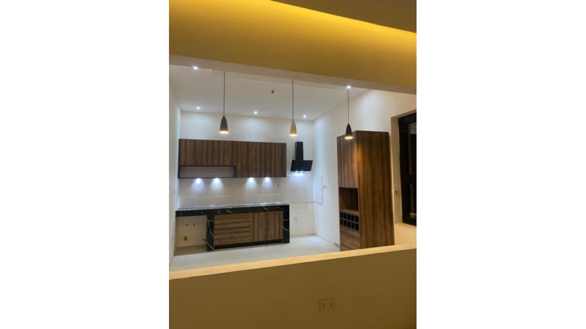 2 bed flat to let, Crown Lodge, Elystan Street - African Land