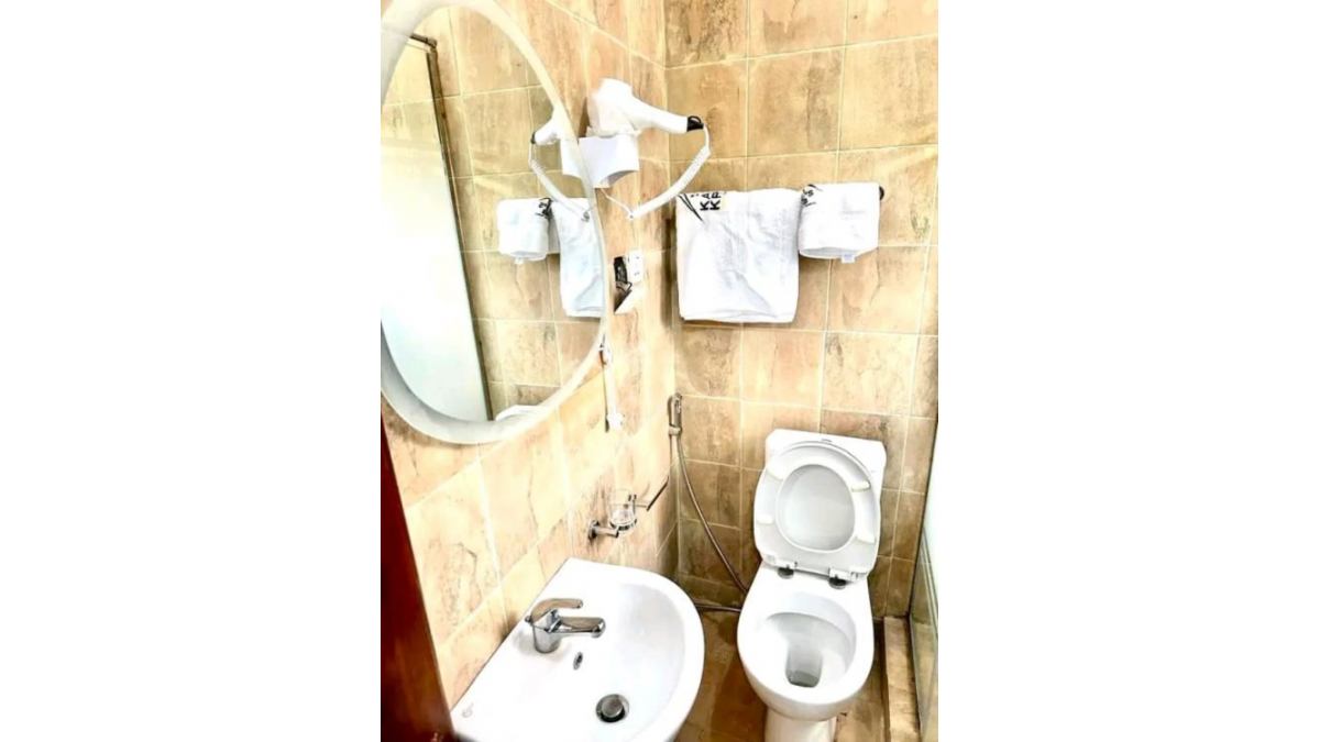 2 bed flat to let, Crown Lodge, Elystan Street - African Land
