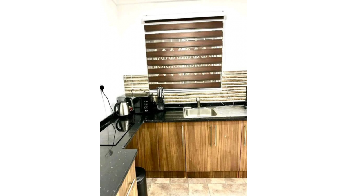 2 bed flat to let, Crown Lodge, Elystan Street - African Land