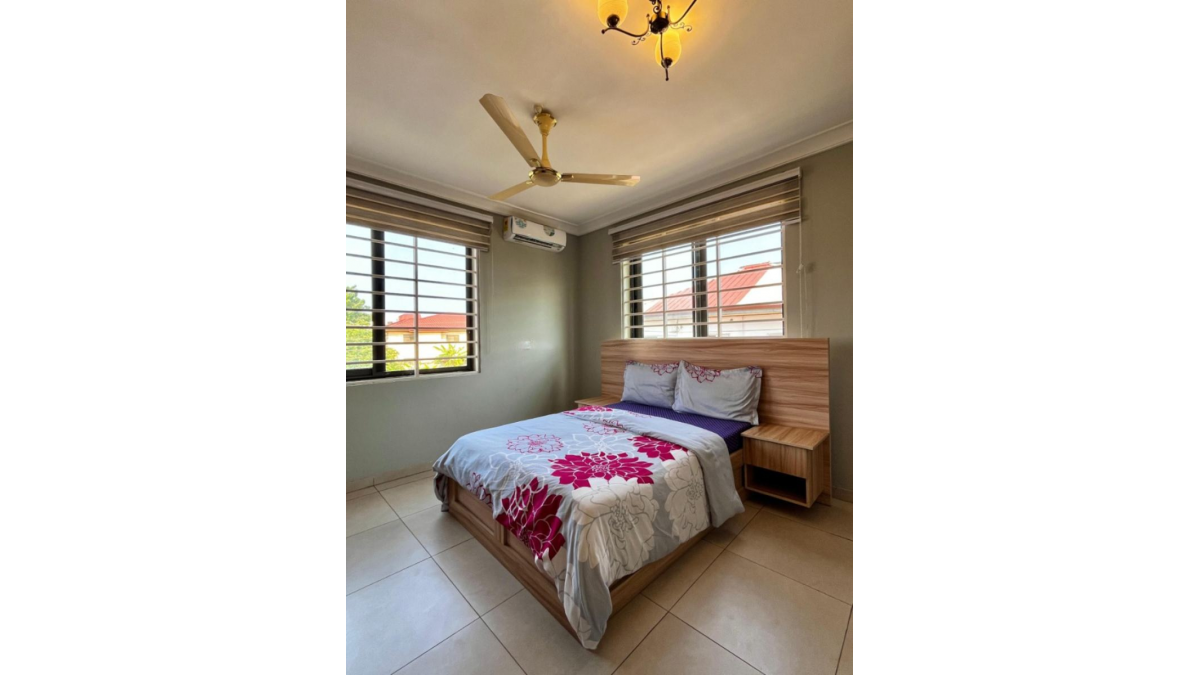 2 bed flat to let, Crown Lodge, Elystan Street - African Land