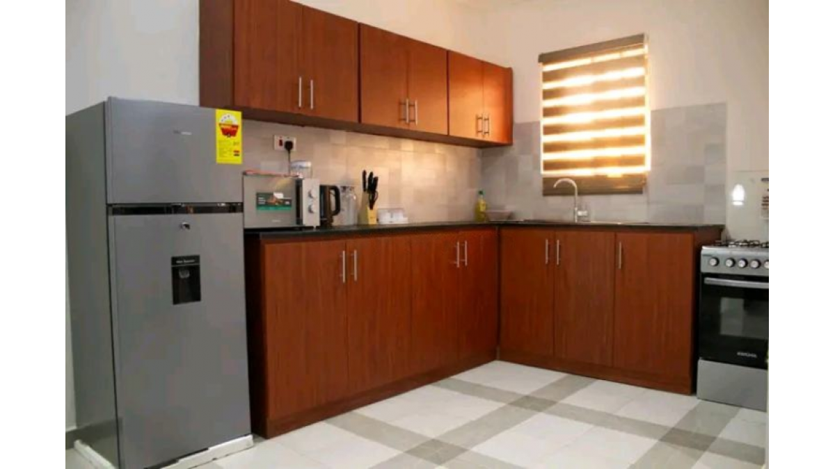 2 bed flat to let, Crown Lodge, Elystan Street - African Land