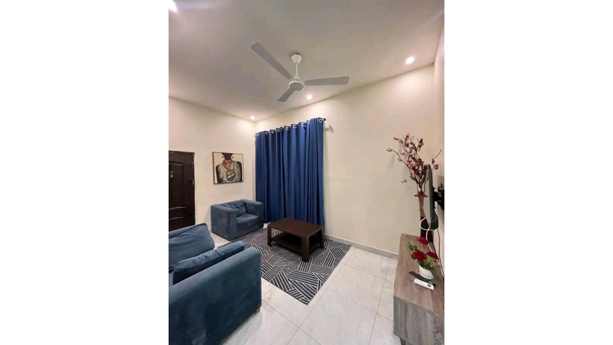 2 bed flat to let, Crown Lodge, Elystan Street - African Land