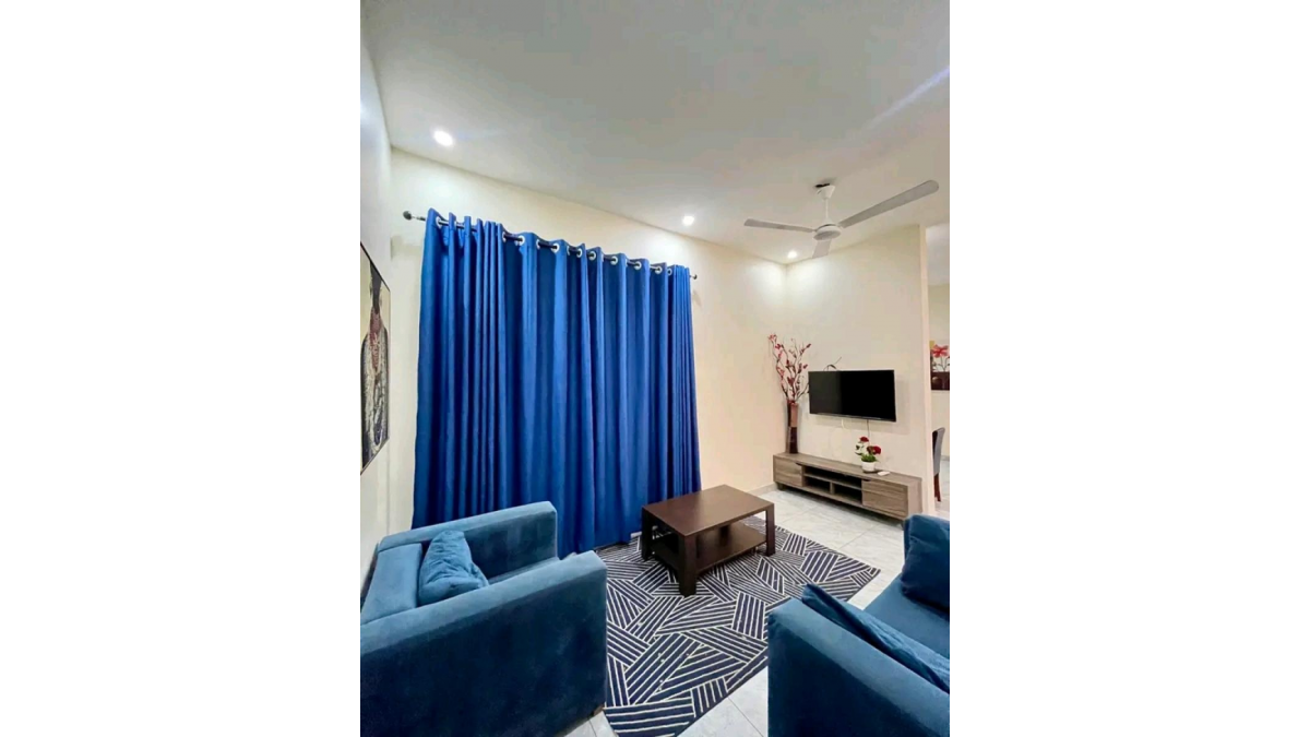 2 bed flat to let, Crown Lodge, Elystan Street - African Land