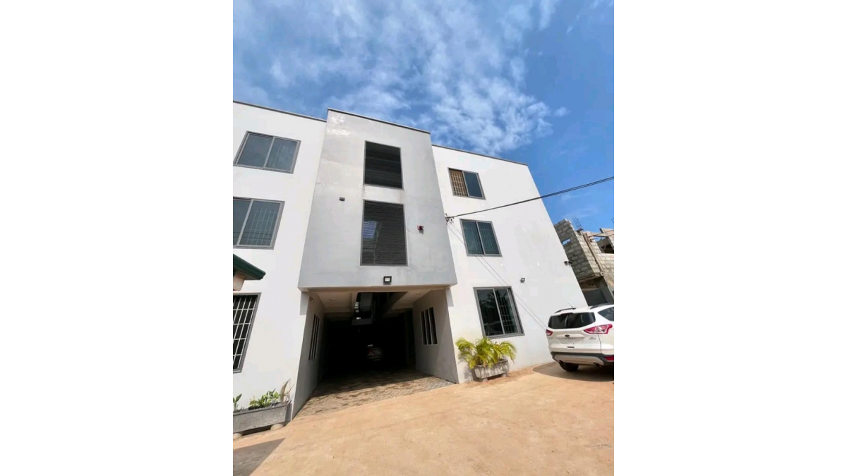 2 bed flat to let, Crown Lodge, Elystan Street - African Land