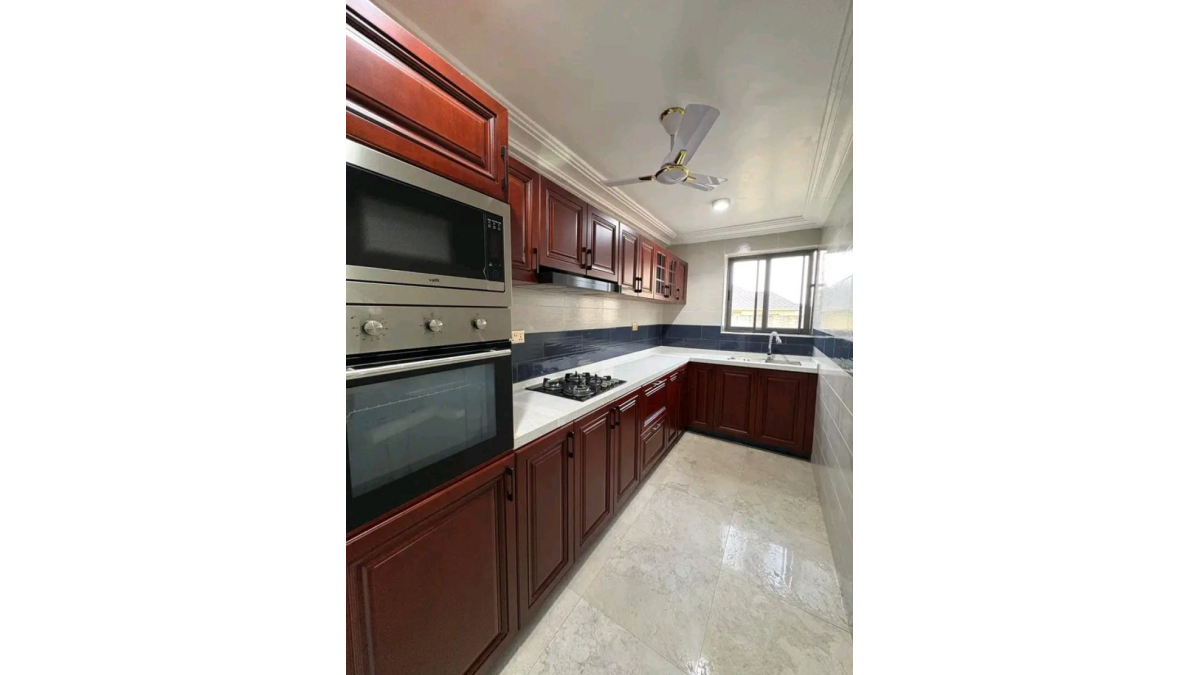 2 bed flat to let, Crown Lodge, Elystan Street - African Land