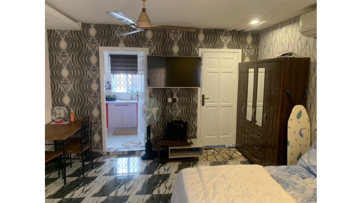 2 bed flat to let, Crown Lodge, Elystan Street - African Land