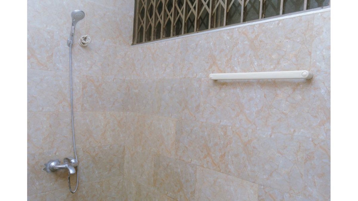 2 bed flat to let, Crown Lodge, Elystan Street - African Land
