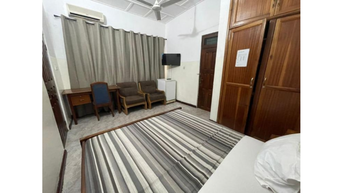 2 bed flat to let, Crown Lodge, Elystan Street - African Land