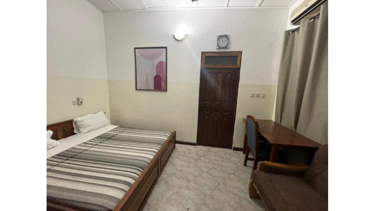 2 bed flat to let, Crown Lodge, Elystan Street - African Land