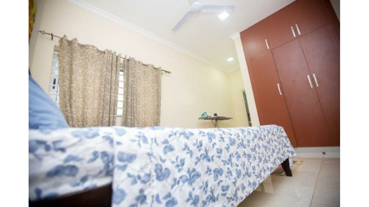 2 bed flat to let, Crown Lodge, Elystan Street - African Land