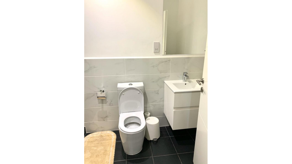 2 bed flat to let, Crown Lodge, Elystan Street - African Land