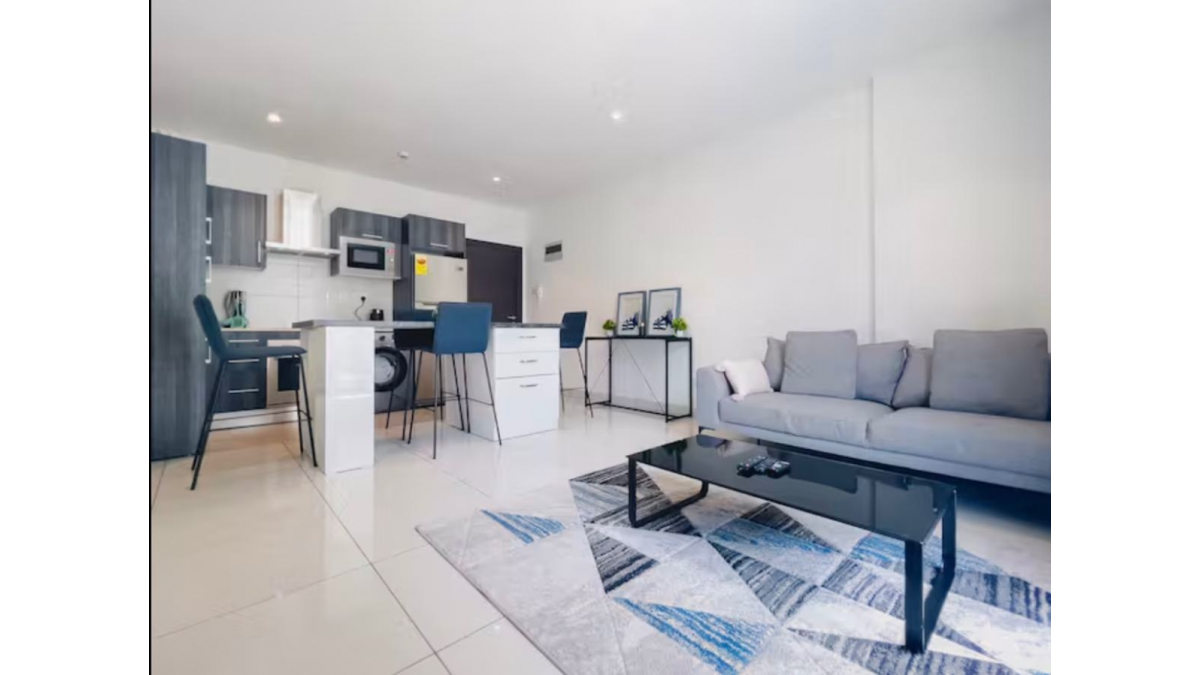2 bed flat to let, Crown Lodge, Elystan Street - African Land