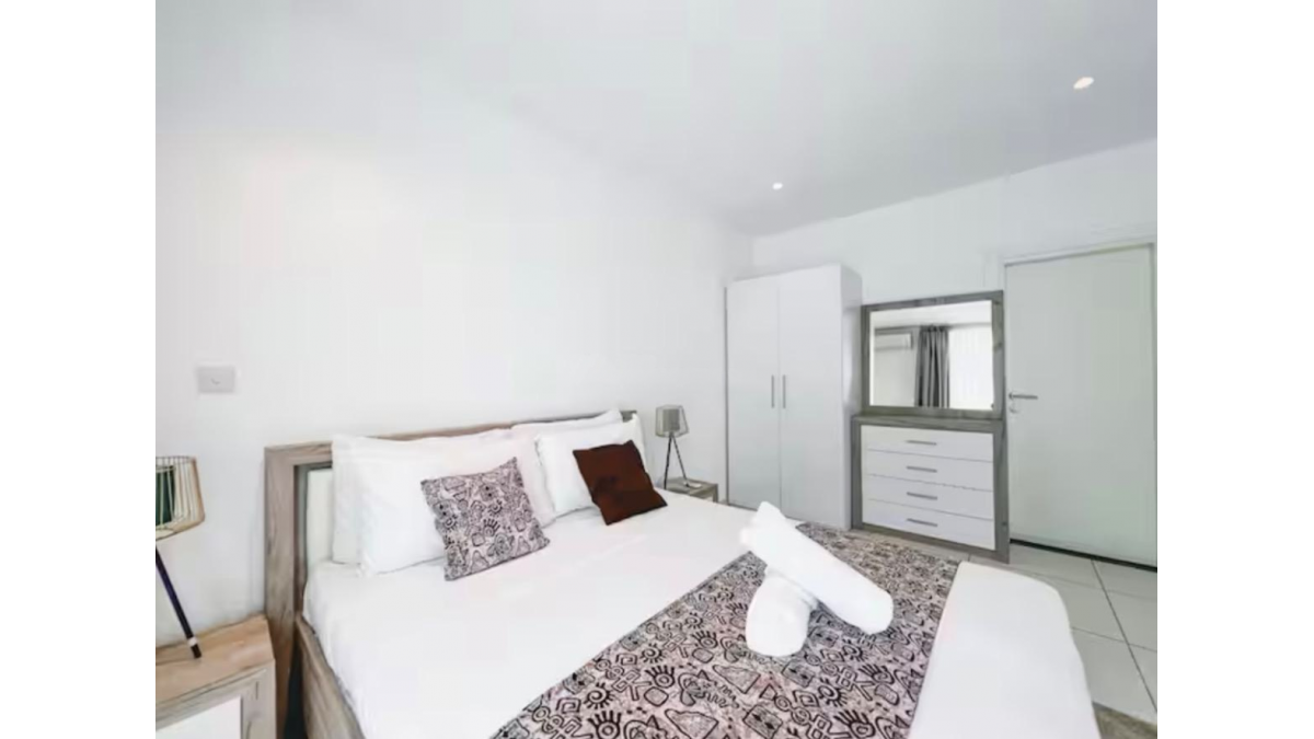 2 bed flat to let, Crown Lodge, Elystan Street - African Land