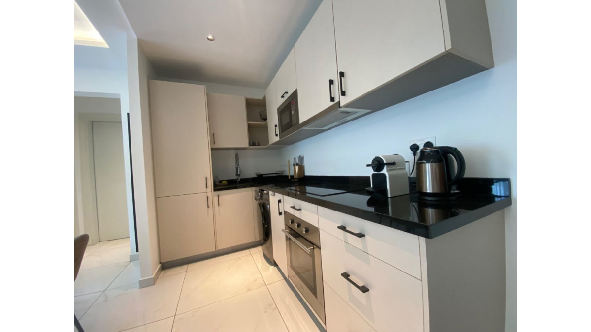 2 bed flat to let, Crown Lodge, Elystan Street - African Land
