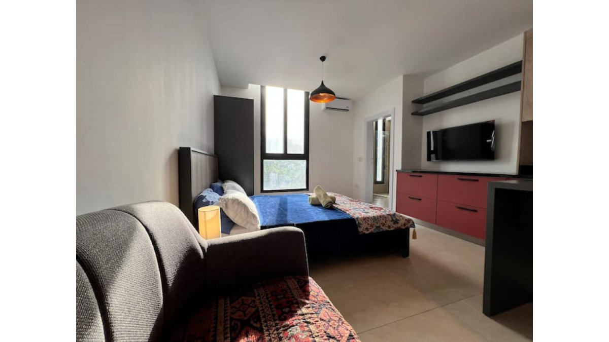 2 bed flat to let, Crown Lodge, Elystan Street - African Land