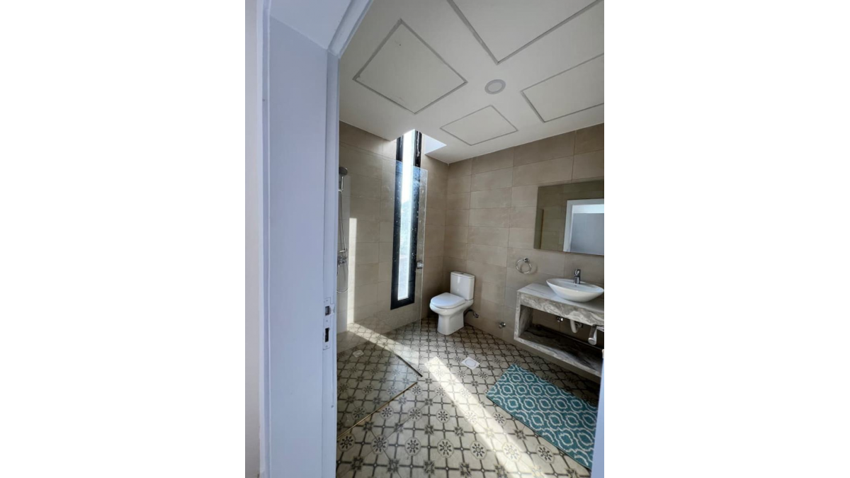 2 bed flat to let, Crown Lodge, Elystan Street - African Land